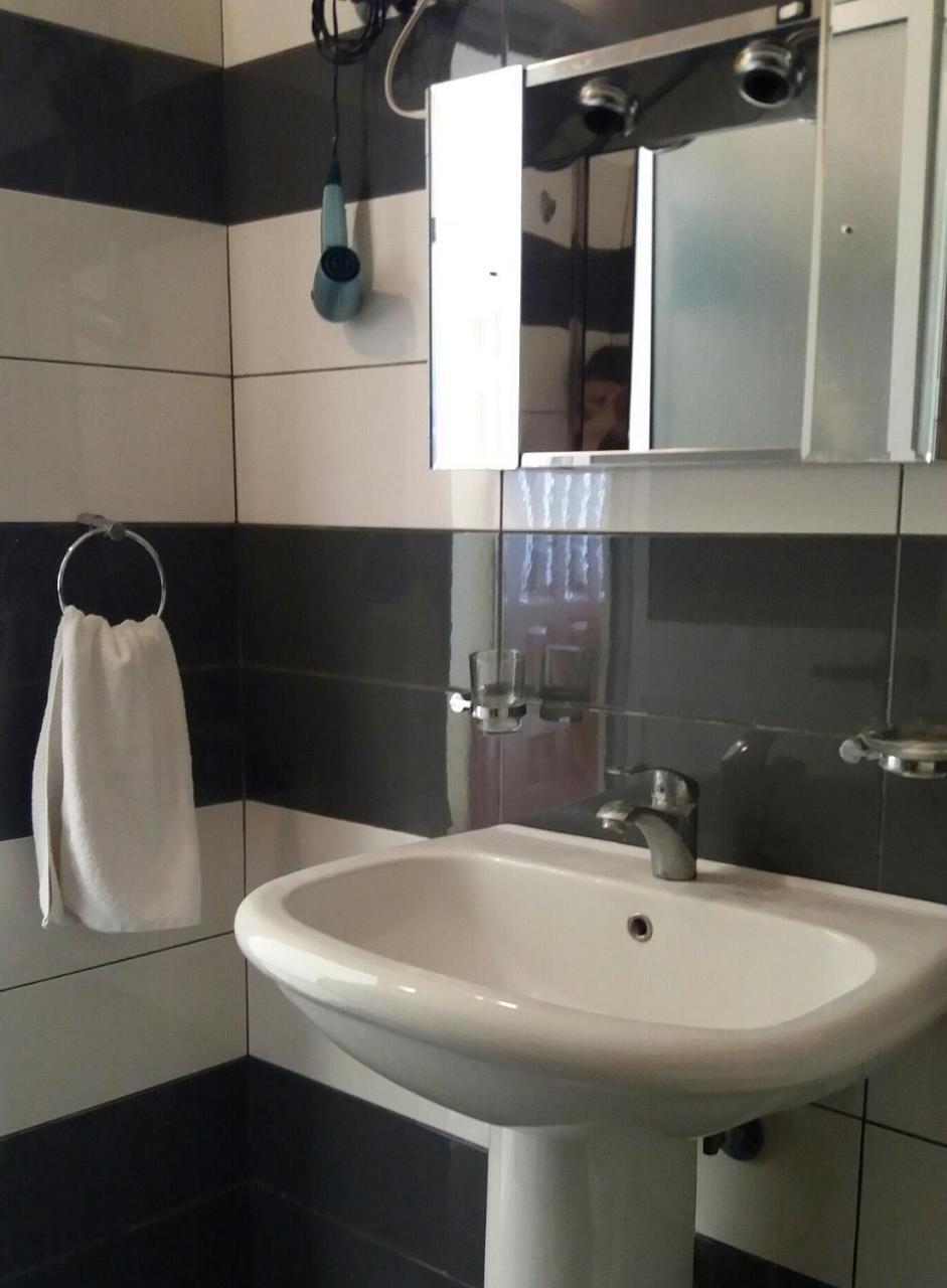 Seaview Apartment Detjoni Sarandë Esterno foto
